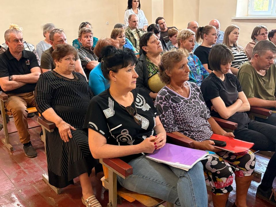 Вчера провёл важную встречу с коллективом машиностроительного завода Вчера провёл важную встречу с коллективом машиностроительного завода