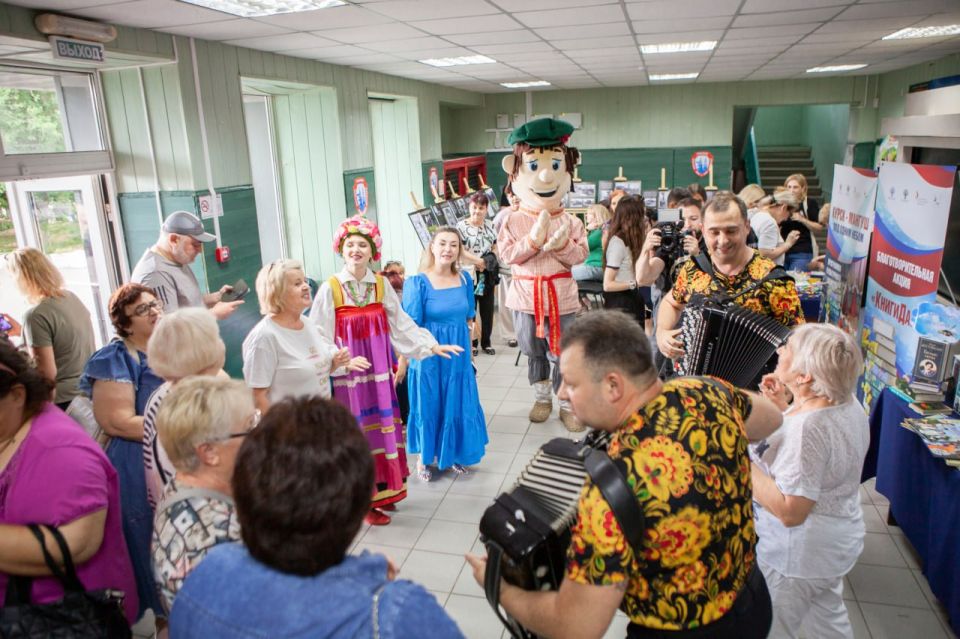 В честь Дня России делегация от Курской области посетила ДНР В честь Дня России делегация от Курской области посетила ДНР