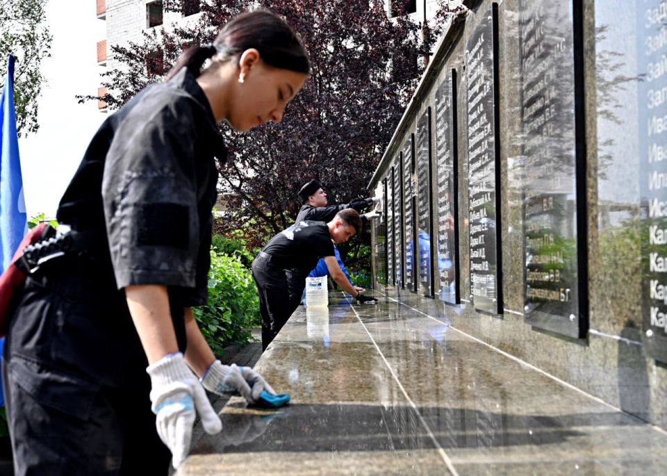 Иван Адамец: В Куйбышевском районе состоялась патриотическая акция «Чистый обелиск» Иван Адамец: В Куйбышевском районе состоялась патриотическая акция «Чистый обелиск»