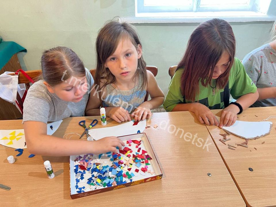Отдых ребят в летних пришкольных лагерях проходит увлеченно и познавательно Отдых ребят в летних пришкольных лагерях проходит увлеченно и познавательно