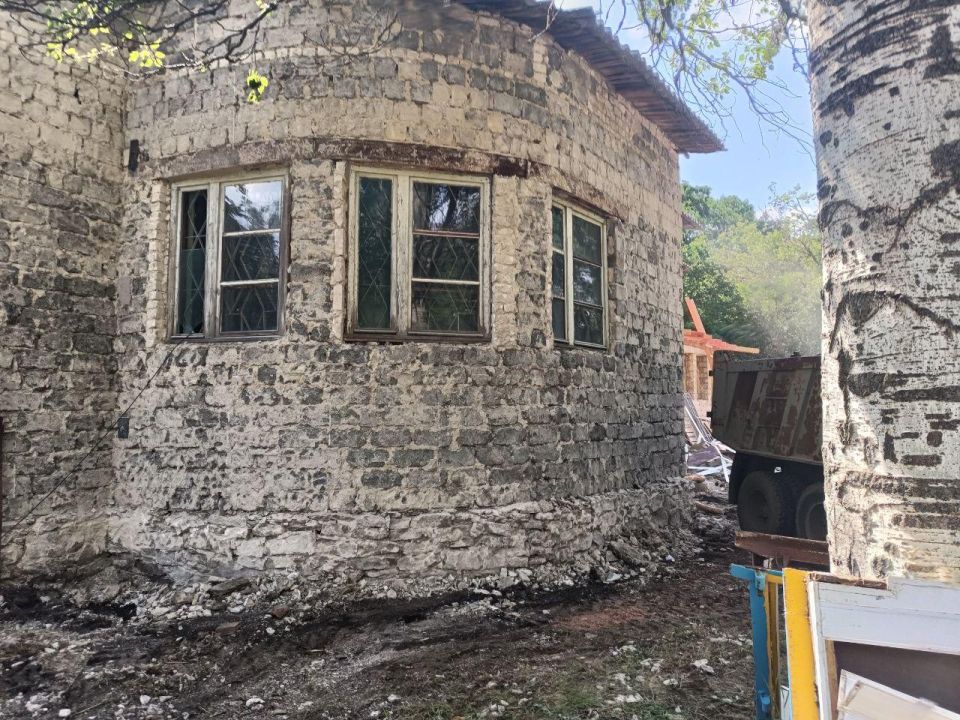 Нижегородские строители продолжают реконструкцию здания для филиала КУПНО в Харцызске Нижегородские строители продолжают реконструкцию здания для филиала КУПНО в Харцызске
