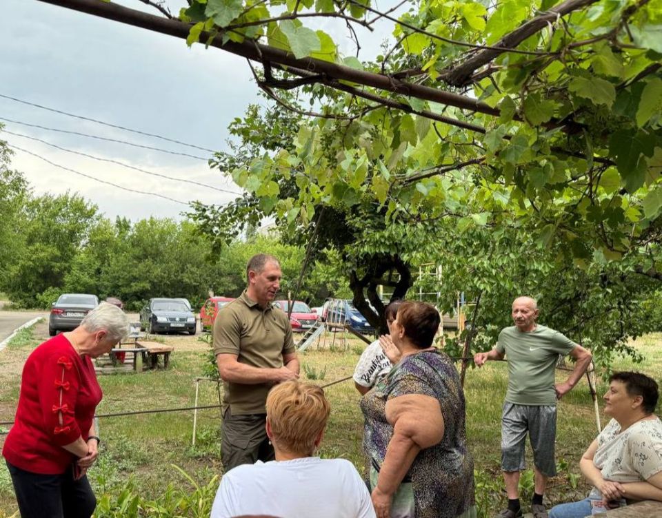 Александр Шатов: 19 июня встретился с жителями города Кировское дома № 15 на улице Кошевого Александр Шатов: 19 июня встретился с жителями города Кировское дома № 15 на улице Кошевого
