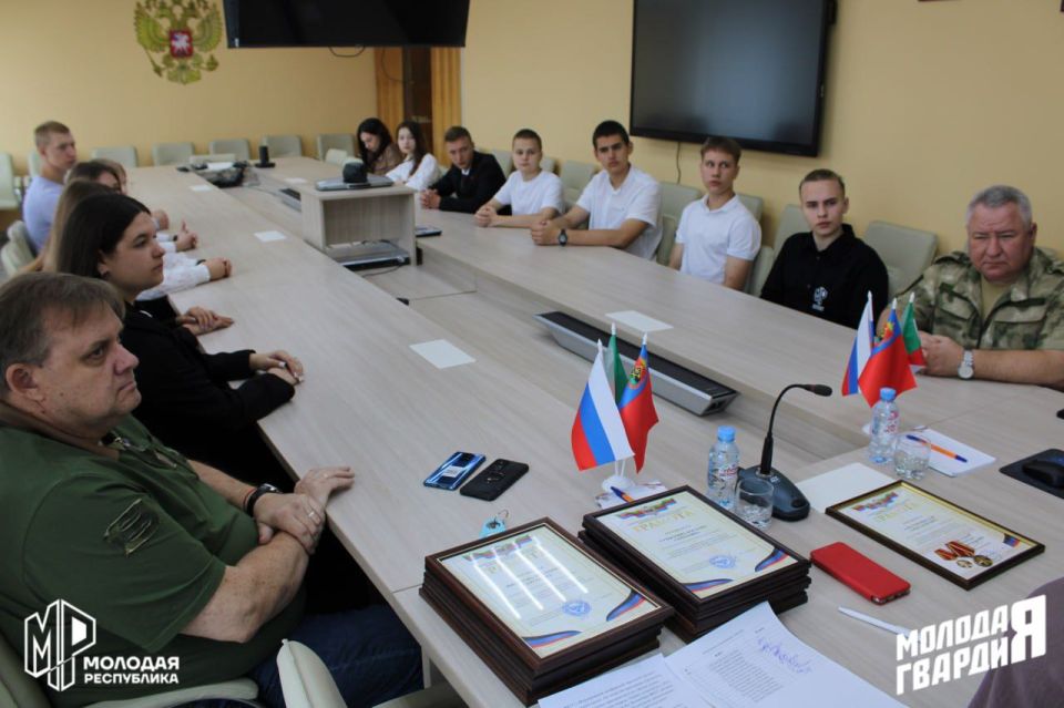 В Горловке наградили молодёжь