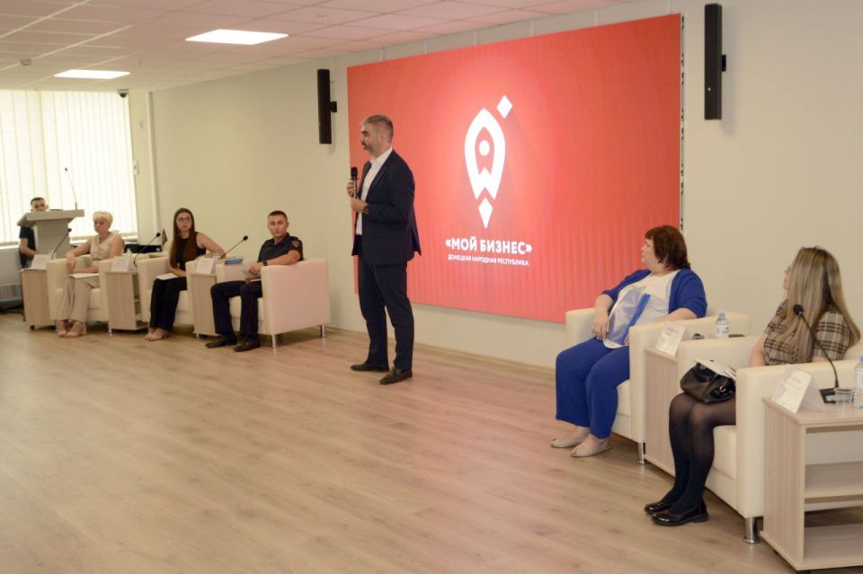 Алексей Дорофеев: Сегодня состоялся важный и давно назревший разговор о работе такси в нашей республике Алексей Дорофеев: Сегодня состоялся важный и давно назревший разговор о работе такси в нашей республике