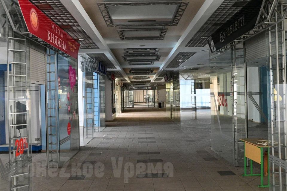 Снова расправит крылья: универмаг "Белый лебедь" увеличат вдвое и возведут там современный квартал Снова расправит крылья: универмаг "Белый лебедь" увеличат вдвое и возведут там современный квартал