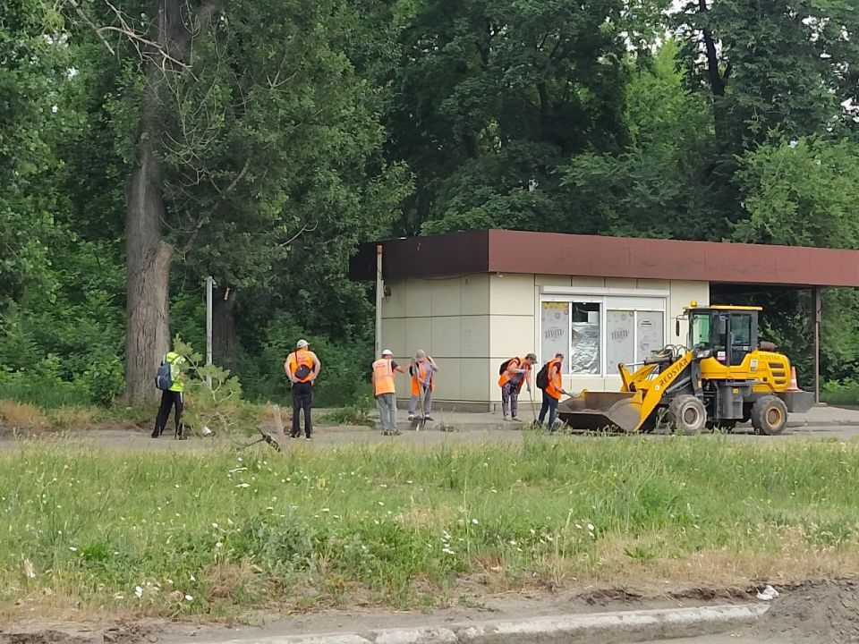 В Кировском внутригородском районе продолжаются работы по благоустройству В Кировском внутригородском районе продолжаются работы по благоустройству