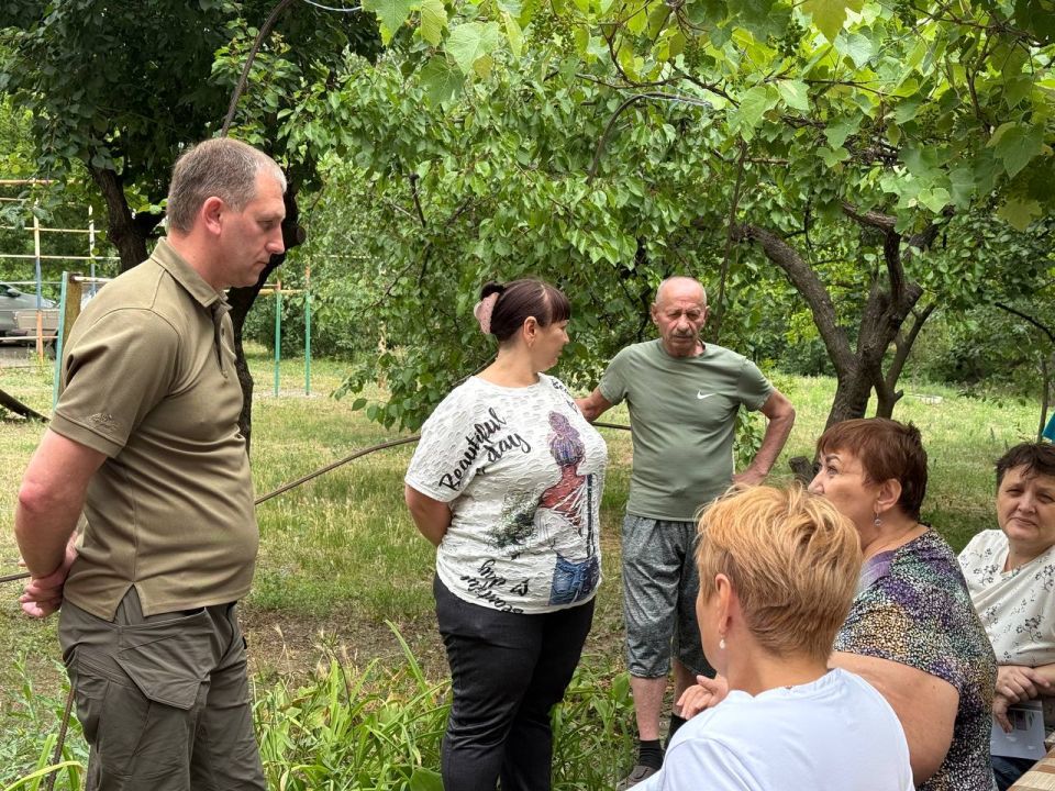 Александр Шатов встретился с жителями Кировского Александр Шатов встретился с жителями Кировского