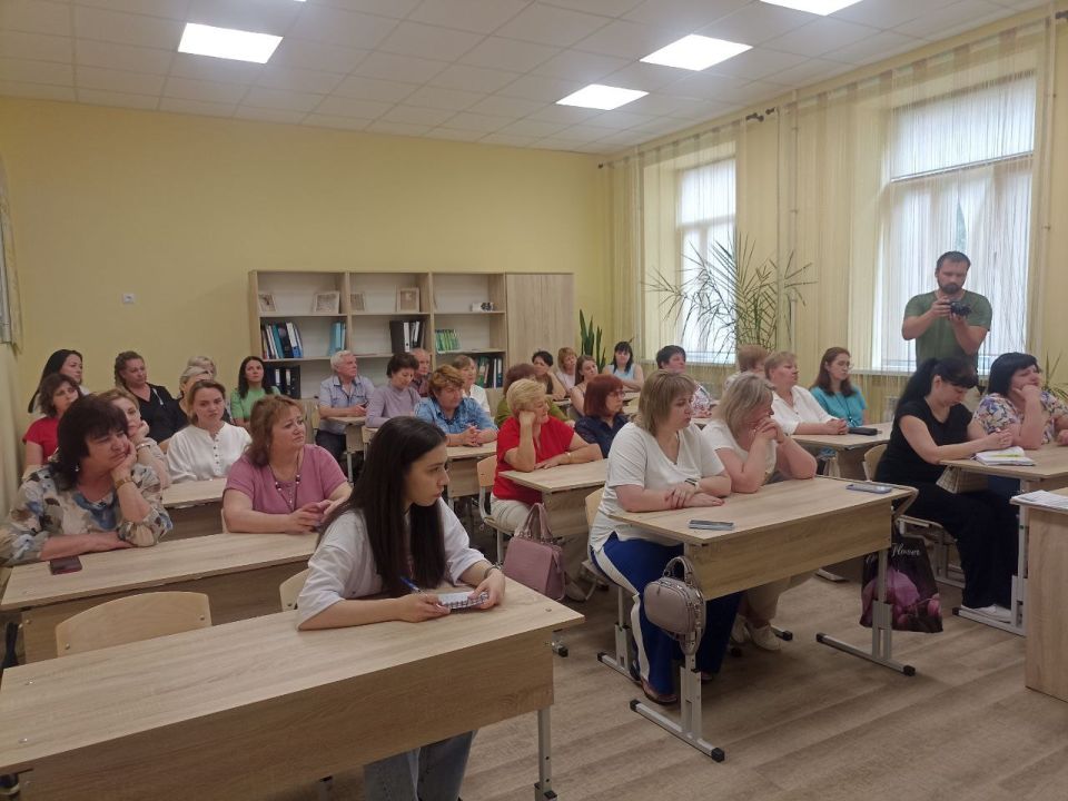 Николай Михайлов: Провел встречу с трудовыми коллективами ГБОУ «Комсомольская школа №5 Старобешевского м.о.», ГБОУ «Комсомольская школа №1 Старобешевского м.о.» и ГБПОУ «Комсомольский индустриальный техникум» Николай Михайлов: Провел встречу с трудовыми коллективами ГБОУ «Комсомольская школа №5 Старобешевского м.о.», ГБОУ «Комсомольская школа №1 Старобешевского м.о.» и ГБПОУ «Комсомольский индустриальный техникум»