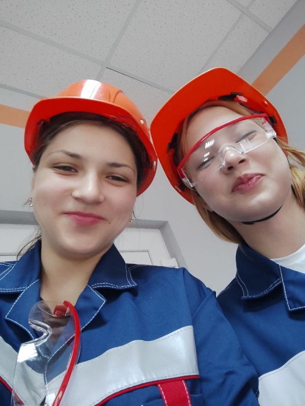 Юные енакиевцы прикоснулись к истории и будущему металлургии Юные енакиевцы прикоснулись к истории и будущему металлургии