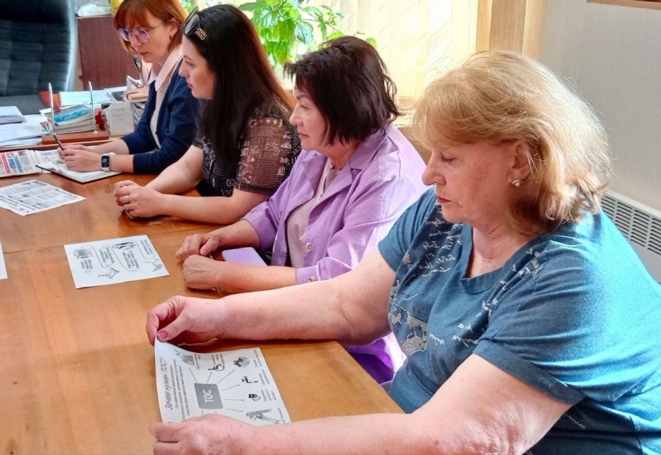 Наталья Бегуненко: В четверг, 19 июня, руководитель Управы Петровского внутригородского района Администрации городского округа Донецк Бегуненко Наталья Ивановна провела встречу с трудовым коллективом МУП АГД «Управляющая... Наталья Бегуненко: В четверг, 19 июня, руководитель Управы Петровского внутригородского района Администрации городского округа Донецк Бегуненко Наталья Ивановна провела встречу с трудовым коллективом МУП АГД «Управляющая...