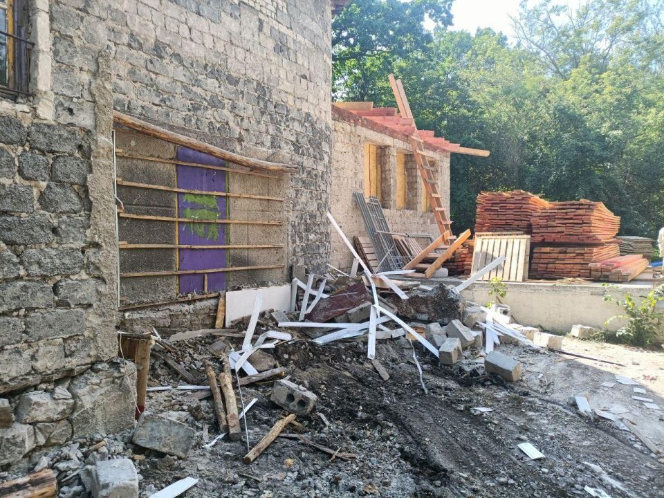 Нижегородские строители продолжают реконструкцию здания для филиала КУПНО в Харцызске Нижегородские строители продолжают реконструкцию здания для филиала КУПНО в Харцызске