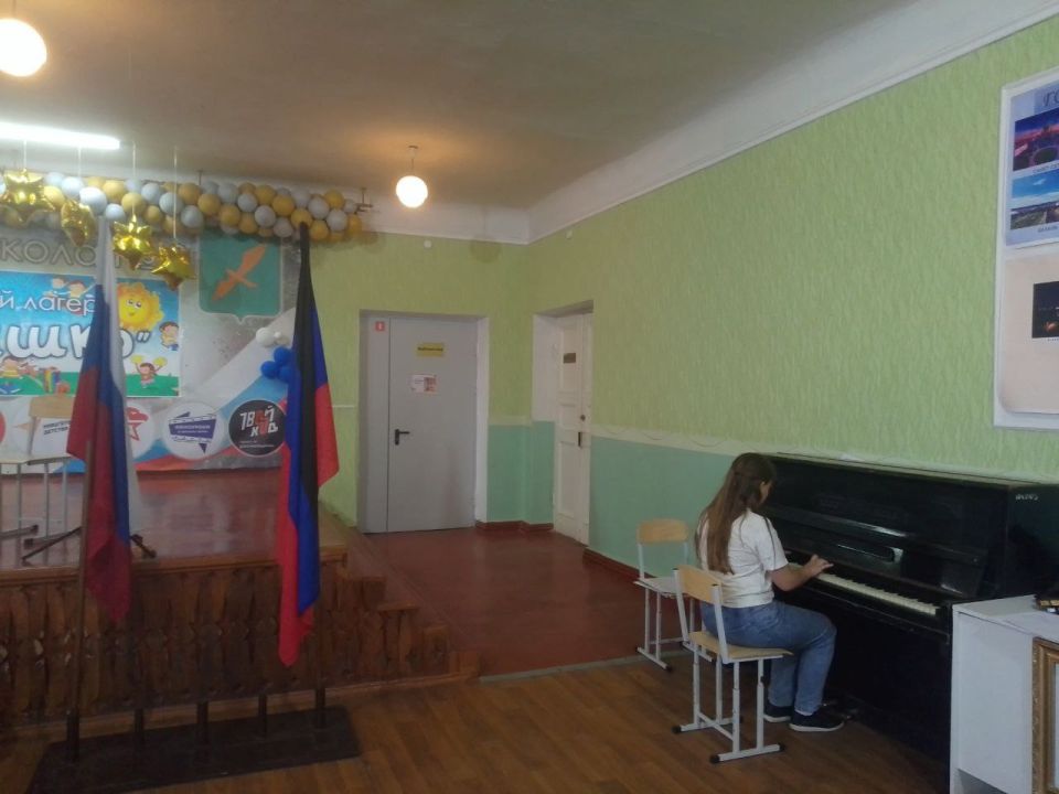 17 июня, в рамках взаимодействия, обучающиеся и преподаватели МБУ ДО "Харцызская детская школа искусств" подготовили для ребят пришкольного лагеря ГБОУ "Средняя школа №3 г.о. Харцызск" концерт "Музыкальное лето России" 17 июня, в рамках взаимодействия, обучающиеся и преподаватели МБУ ДО "Харцызская детская школа искусств" подготовили для ребят пришкольного лагеря ГБОУ "Средняя школа №3 г.о. Харцызск" концерт "Музыкальное лето России"