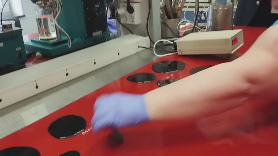 В ходе второго дня работы Петербургского международного экономического форума с врио Председателя Правительства ДНР Андреем Чертковым посетили одно из крупнейших производств асфальтобетонных смесей в России