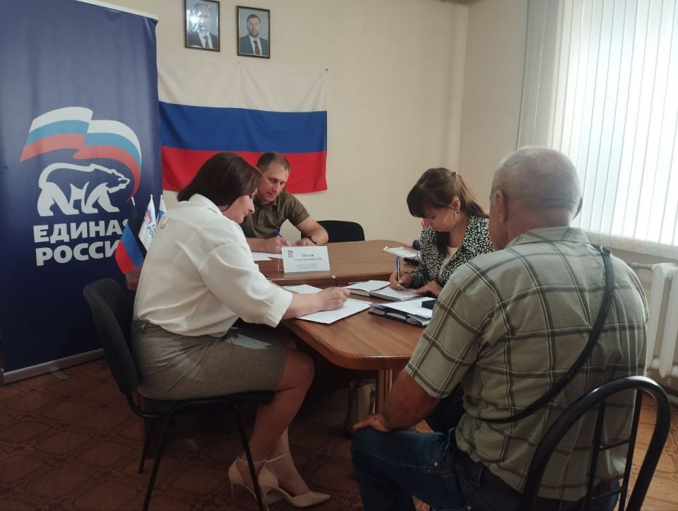 Глава Шахтерского округа ответил на вопросы ждановцев