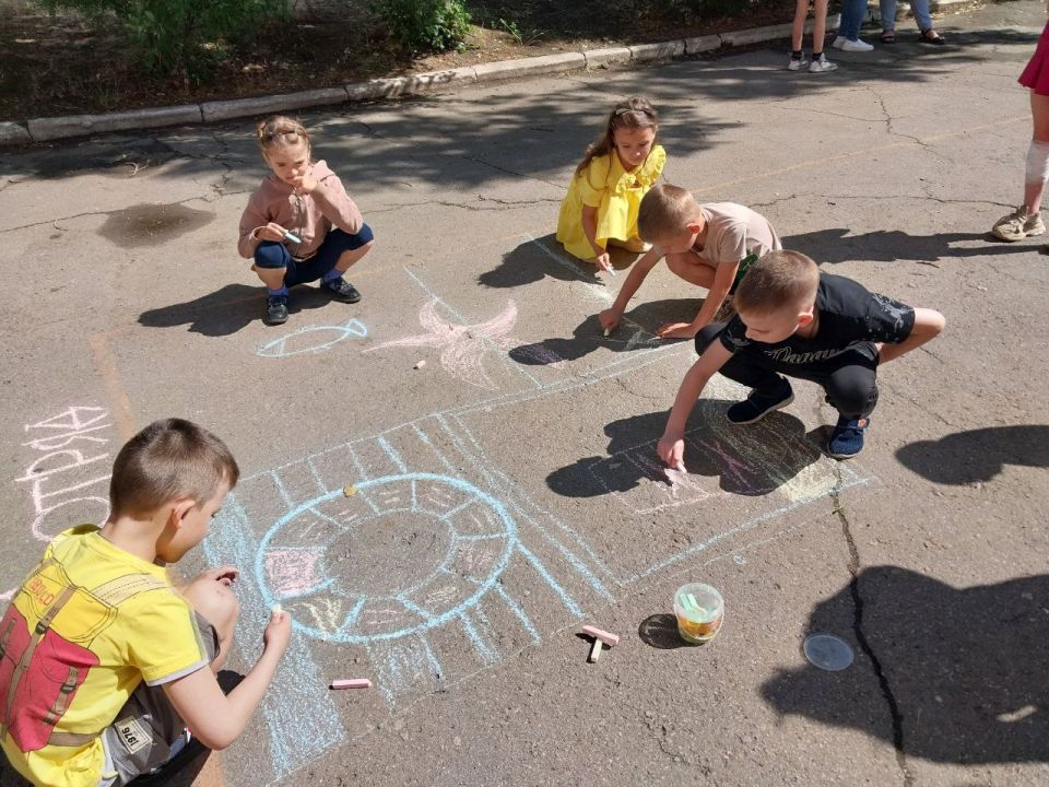 В Кировском продолжают работать пришкольные лагеря В Кировском продолжают работать пришкольные лагеря