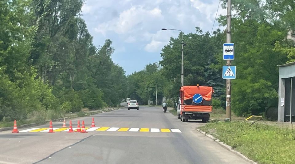 В Кировском внутригородском районе продолжаются работы по нанесению дорожной разметки В Кировском внутригородском районе продолжаются работы по нанесению дорожной разметки