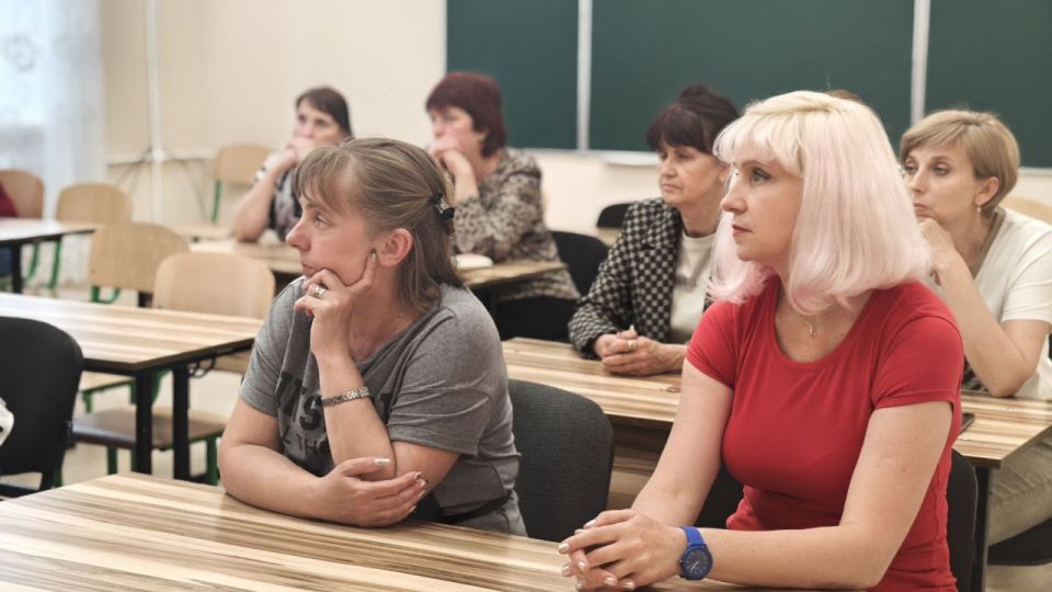 Сергей Желновач: Сегодня, 19 июня, встретился с трудовым коллективом ГБОУ "Мироновская школа №9" Сергей Желновач: Сегодня, 19 июня, встретился с трудовым коллективом ГБОУ "Мироновская школа №9"