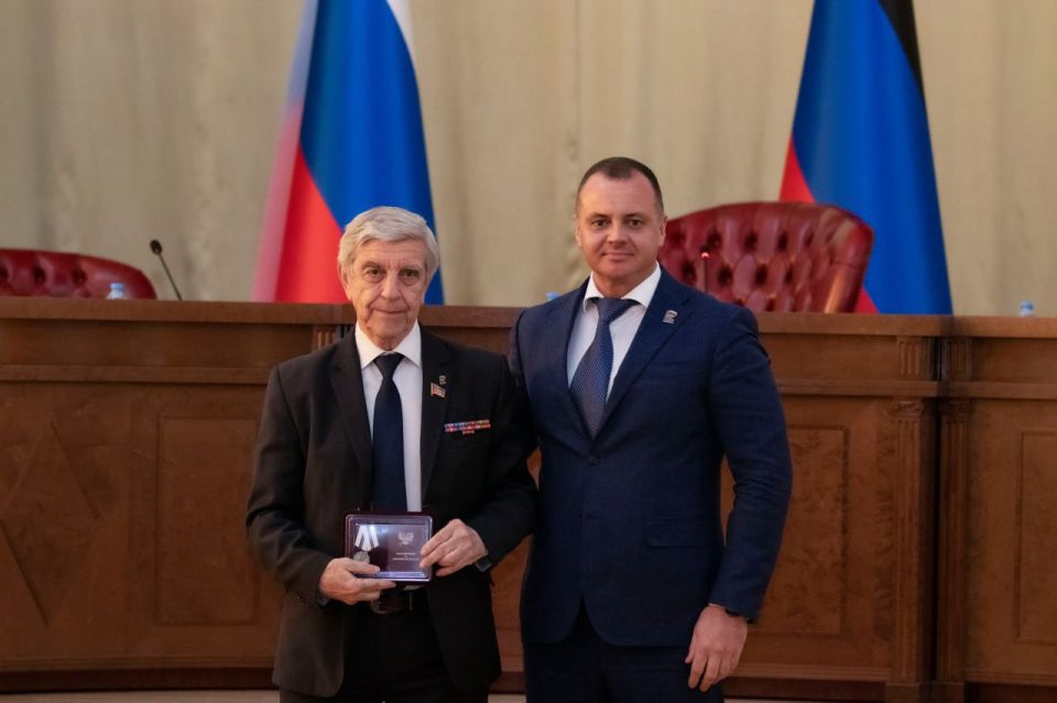 Депутаты Народного Совета удостоены наград и благодарностей Главы ДНР Дениса Пушилина Депутаты Народного Совета удостоены наград и благодарностей Главы ДНР Дениса Пушилина