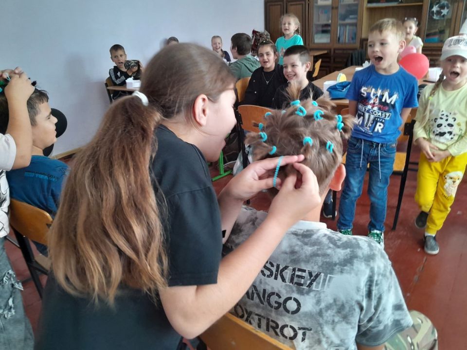 Весёлая игротека. Сотрудники детской библиотеки-филиала провели для детей летнего пришкольного лагеря «Планета детства» ГБОУ “Школа № 3 г.о. Дебальцево” час досуга «Весёлая игротека» Весёлая игротека. Сотрудники детской библиотеки-филиала провели для детей летнего пришкольного лагеря «Планета детства» ГБОУ “Школа № 3 г.о. Дебальцево” час досуга «Весёлая игротека»