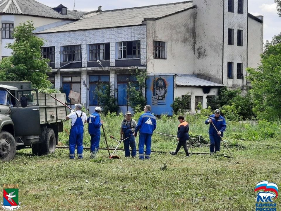 Роман Конев: Горловские активисты и сторонники Единой России присоединились к масштабному партийному проекту по благоустройству Роман Конев: Горловские активисты и сторонники Единой России присоединились к масштабному партийному проекту по благоустройству