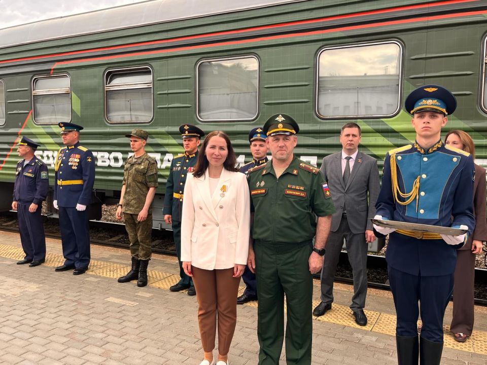 Агитпоезд Минобороны России прибыл в Нижний Новгород Агитпоезд Минобороны России прибыл в Нижний Новгород