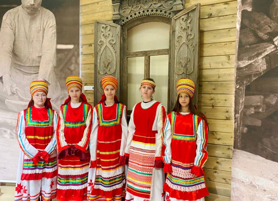 Из Привольного в Мордовию: школьники с Донбасса вместе с ямальскими ребятами отправились в экспедицию «Живая вода» Из Привольного в Мордовию: школьники с Донбасса вместе с ямальскими ребятами отправились в экспедицию «Живая вода»