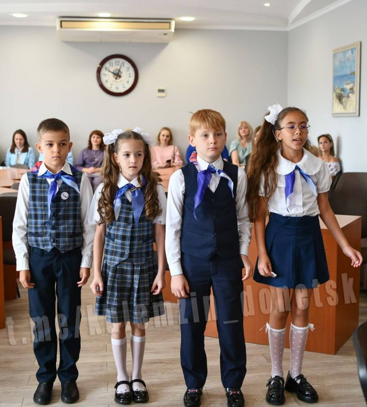 Лучшие выпускники Донецка отправятся на праздник «Алые паруса» в Санкт-Петербург Лучшие выпускники Донецка отправятся на праздник «Алые паруса» в Санкт-Петербург