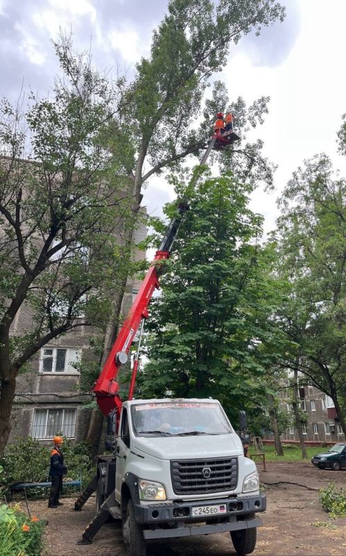 МУП «Простор» ежедневно выполняет все необходимые работы по содержанию городских улиц МУП «Простор» ежедневно выполняет все необходимые работы по содержанию городских улиц