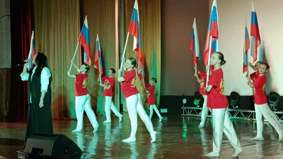 В Снежном состоялось сольное выступление Марины Козаченко В Снежном состоялось сольное выступление Марины Козаченко