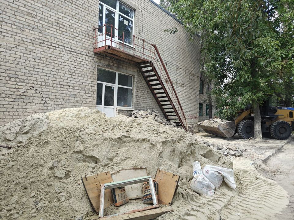 В Снежном продолжается капитальный ремонт дошкольного учреждения В Снежном продолжается капитальный ремонт дошкольного учреждения