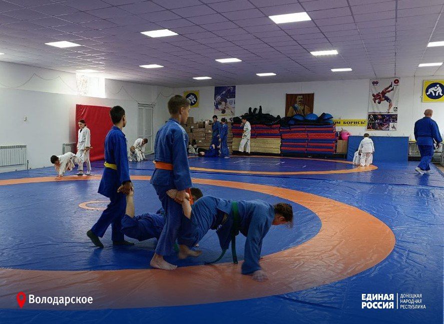 19 июня 2025 года прошло учебно - тренировочное занятие по дзюдо в МКУДО "Володарская спортивная школа" Администрации Володарского муниципального округа Донецкой Народной Республики 19 июня 2025 года прошло учебно - тренировочное занятие по дзюдо в МКУДО "Володарская спортивная школа" Администрации Володарского муниципального округа Донецкой Народной Республики