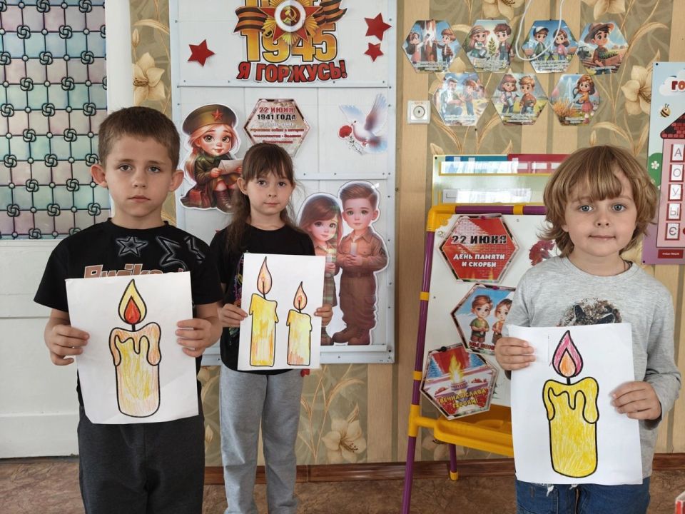22 июня. Эту скорбную дату мы отмечаем как День памяти, День гордости и скорби о тех, через чьи жизни прошла жестокая война, о тех, кто не пожалев жизни, не вернулся с кровавых полей сражений 22 июня. Эту скорбную дату мы отмечаем как День памяти, День гордости и скорби о тех, через чьи жизни прошла жестокая война, о тех, кто не пожалев жизни, не вернулся с кровавых полей сражений