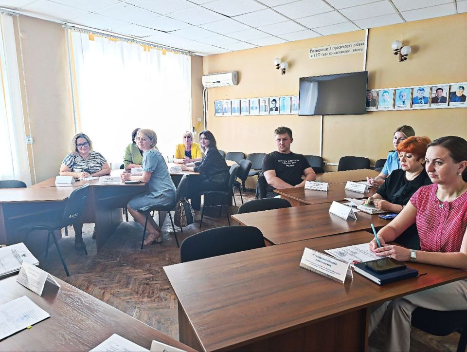 В четверг администрации Амвросиевского муниципального округа прошло очередное заседание комиссии по делам несовершеннолетних и защите их прав под председательством заместителя главы администрации Амвросиевского... В четверг администрации Амвросиевского муниципального округа прошло очередное заседание комиссии по делам несовершеннолетних и защите их прав под председательством заместителя главы администрации Амвросиевского...