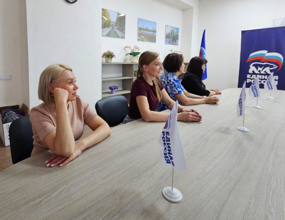 Сегодня в Управе Ворошиловского внутригородского района в рамках партийного проекта "Зелёная экономика" прошла лекция об основных принципах обращения с отходами Сегодня в Управе Ворошиловского внутригородского района в рамках партийного проекта "Зелёная экономика" прошла лекция об основных принципах обращения с отходами