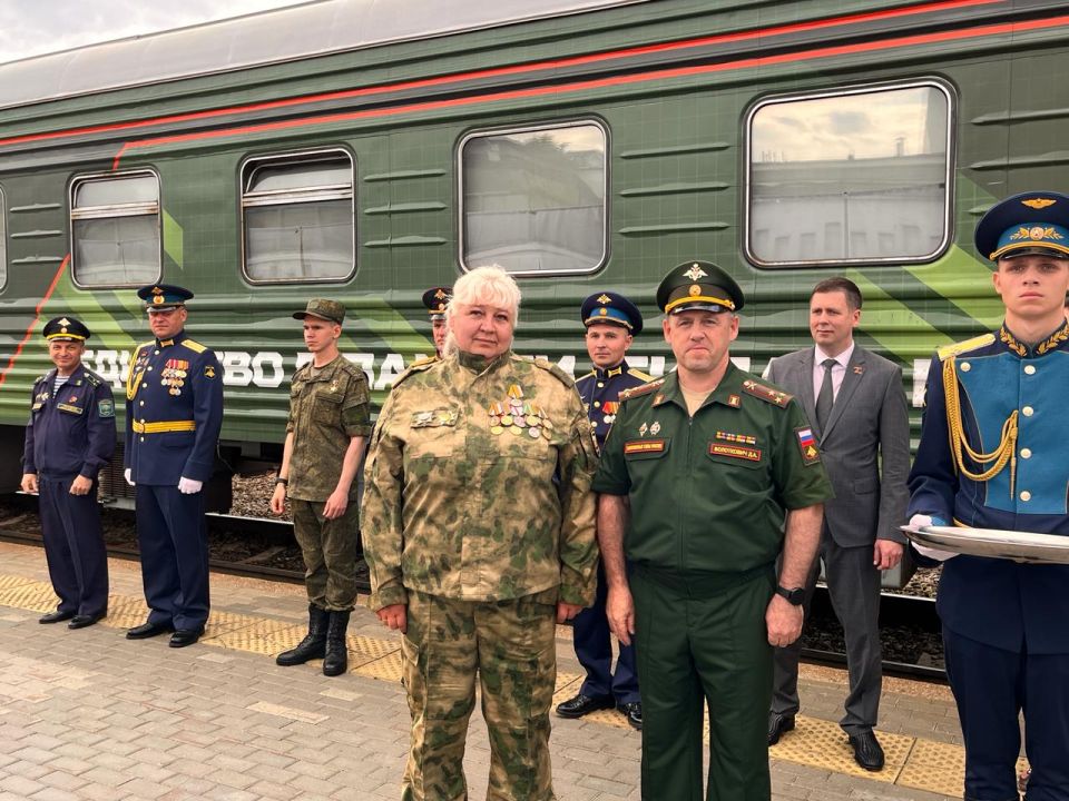 Агитпоезд Минобороны России прибыл в Нижний Новгород Агитпоезд Минобороны России прибыл в Нижний Новгород