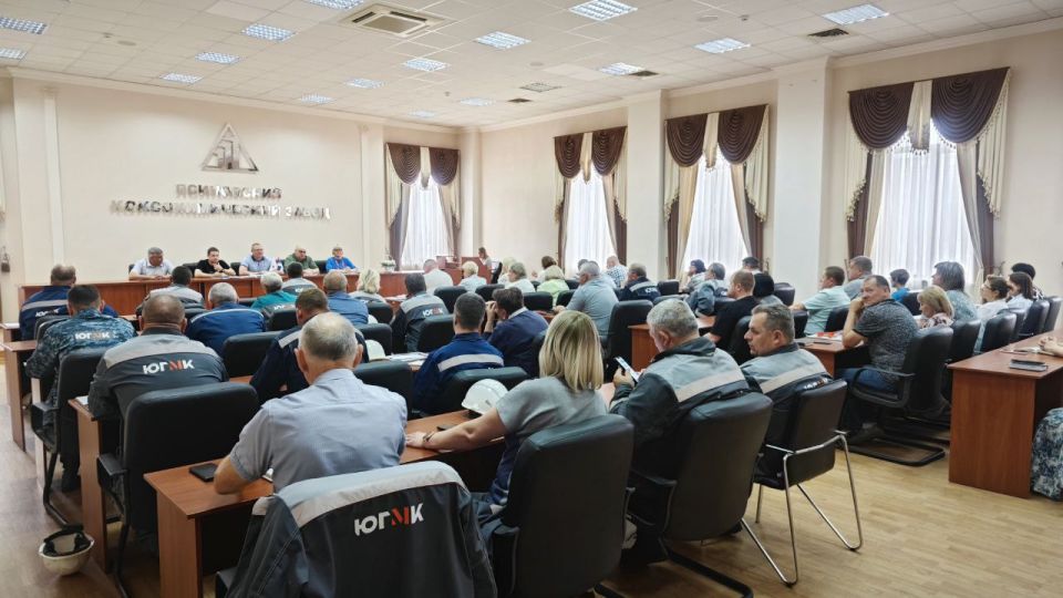 В Кировском внутригородском районе состоялась встреча с трудовым коллективом В Кировском внутригородском районе состоялась встреча с трудовым коллективом