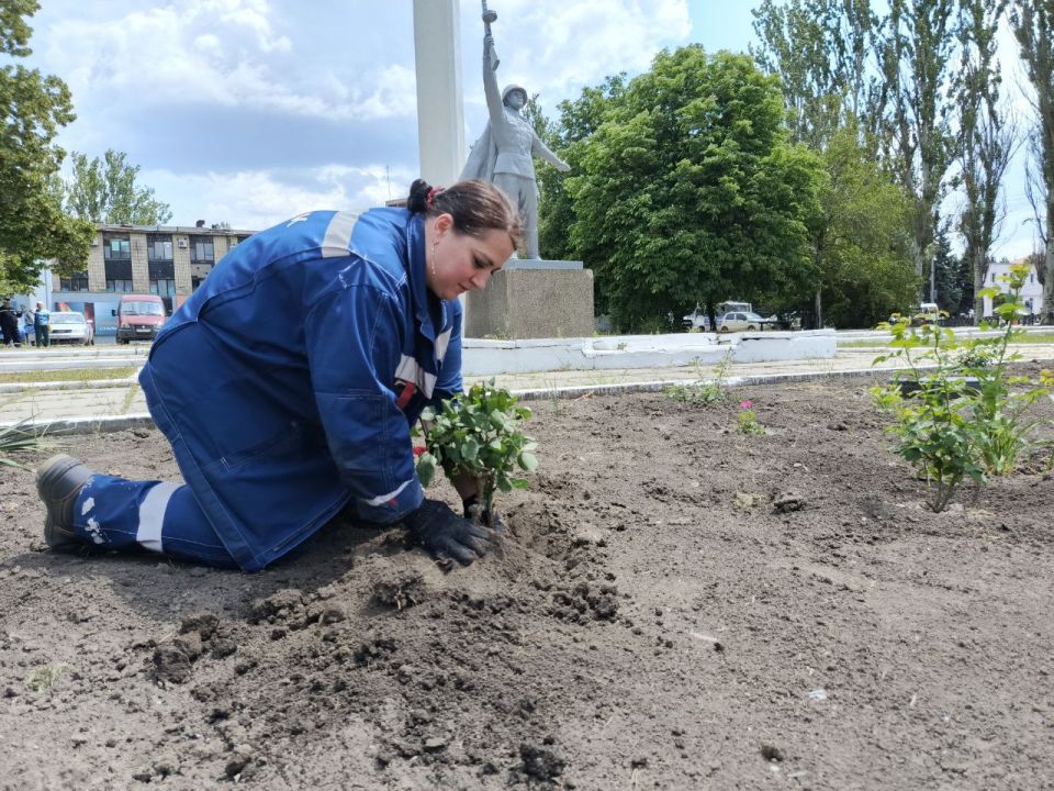 В Кировском внутригородском районе прошел субботник В Кировском внутригородском районе прошел субботник