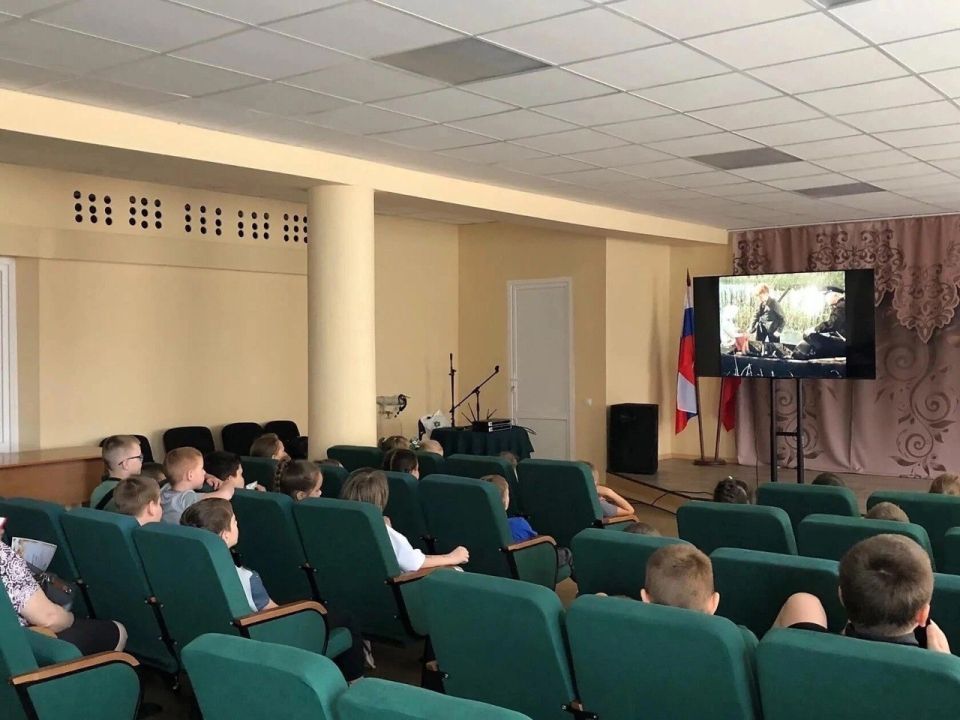 Для ребят Ждановки проведена игра «Дорогами войны» Для ребят Ждановки проведена игра «Дорогами войны»