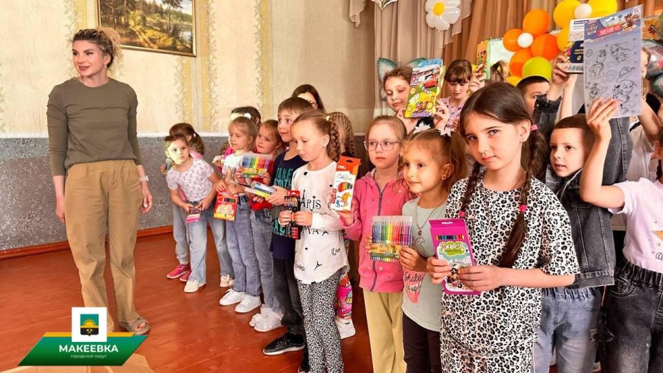 Волонтёры Подмосковья радуют детей в макеевском лагере Волонтёры Подмосковья радуют детей в макеевском лагере