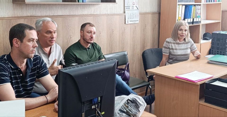 ВСТРЕЧИ С ТРУДОВЫМИ КОЛЛЕКТИВАМИ ВСТРЕЧИ С ТРУДОВЫМИ КОЛЛЕКТИВАМИ