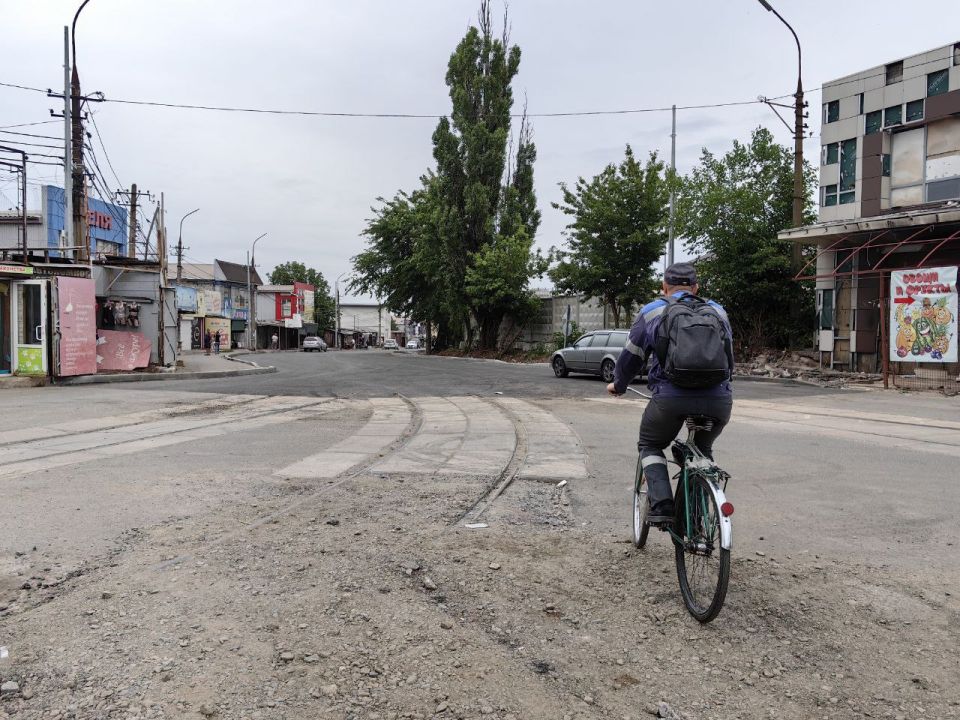 Возле Центрального рынка часть новой дороги уже готова Возле Центрального рынка часть новой дороги уже готова