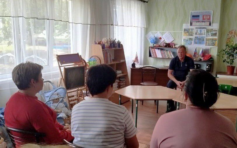 ВСТРЕЧИ С ТРУДОВЫМИ КОЛЛЕКТИВАМИ ВСТРЕЧИ С ТРУДОВЫМИ КОЛЛЕКТИВАМИ