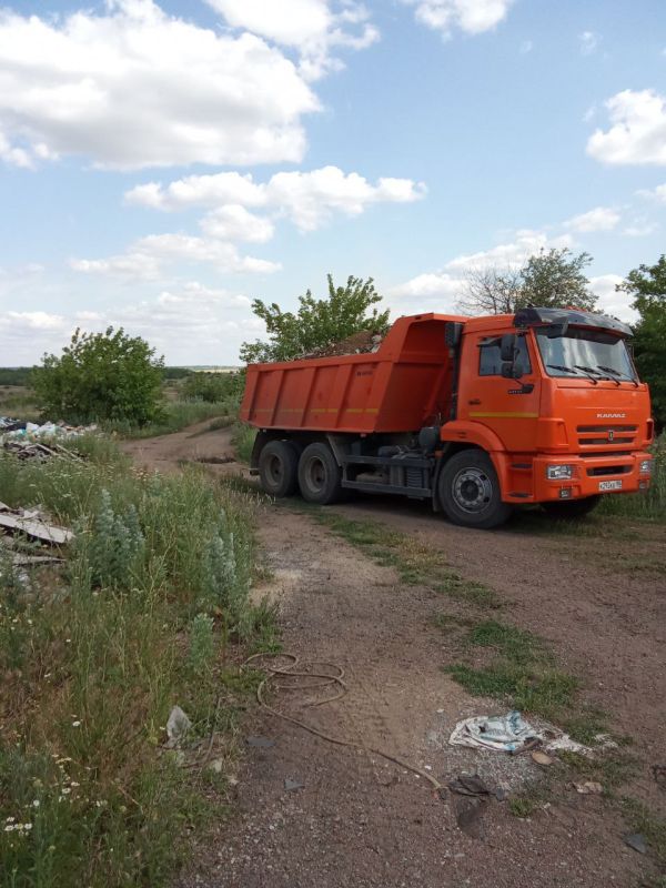 Продолжаются активные работы по ликвидации стихийных свалок на территории Волновахского муниципального округа Продолжаются активные работы по ликвидации стихийных свалок на территории Волновахского муниципального округа