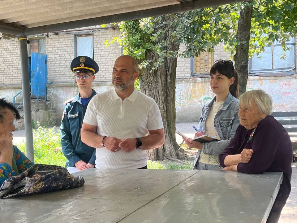 Сергей Желновач: Сегодня, провёл встречу с жителями Заводского посёлка, где обсудил наиболее острые вопросы, волнующие население Сергей Желновач: Сегодня, провёл встречу с жителями Заводского посёлка, где обсудил наиболее острые вопросы, волнующие население