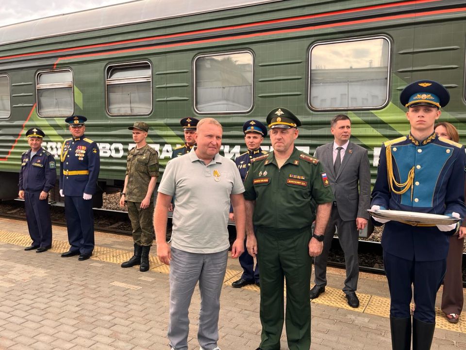 Агитпоезд Минобороны России прибыл в Нижний Новгород Агитпоезд Минобороны России прибыл в Нижний Новгород