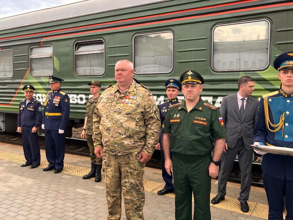 Агитпоезд Минобороны России прибыл в Нижний Новгород Агитпоезд Минобороны России прибыл в Нижний Новгород