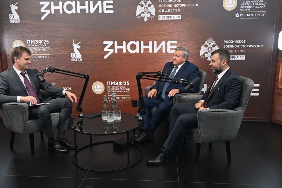 Александр Подгорный: 53 млрд инвестиций в экономику, строительство жилья и новые рабочие места: итоги ПМЭФ-25 для жителей Республики Александр Подгорный: 53 млрд инвестиций в экономику, строительство жилья и новые рабочие места: итоги ПМЭФ-25 для жителей Республики