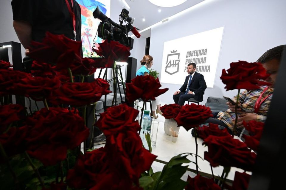 Александр Подгорный: 53 млрд инвестиций в экономику, строительство жилья и новые рабочие места: итоги ПМЭФ-25 для жителей Республики Александр Подгорный: 53 млрд инвестиций в экономику, строительство жилья и новые рабочие места: итоги ПМЭФ-25 для жителей Республики