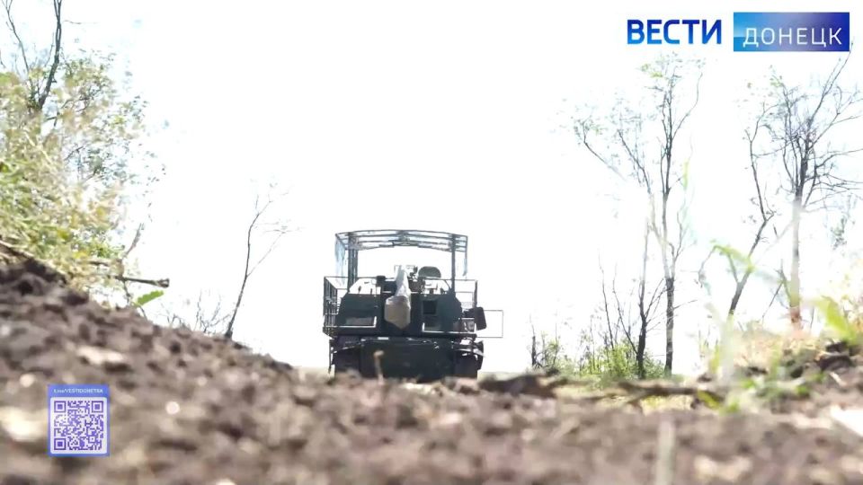 Боевая работа расчёта 152-мм самоходной гаубицы 2С19 «Мста-С» с «элегантной» антидроновой защитой группировки войск «Восток» на Южно-Донецком направлении Боевая работа расчёта 152-мм самоходной гаубицы 2С19 «Мста-С» с «элегантной» антидроновой защитой группировки войск «Восток» на Южно-Донецком направлении