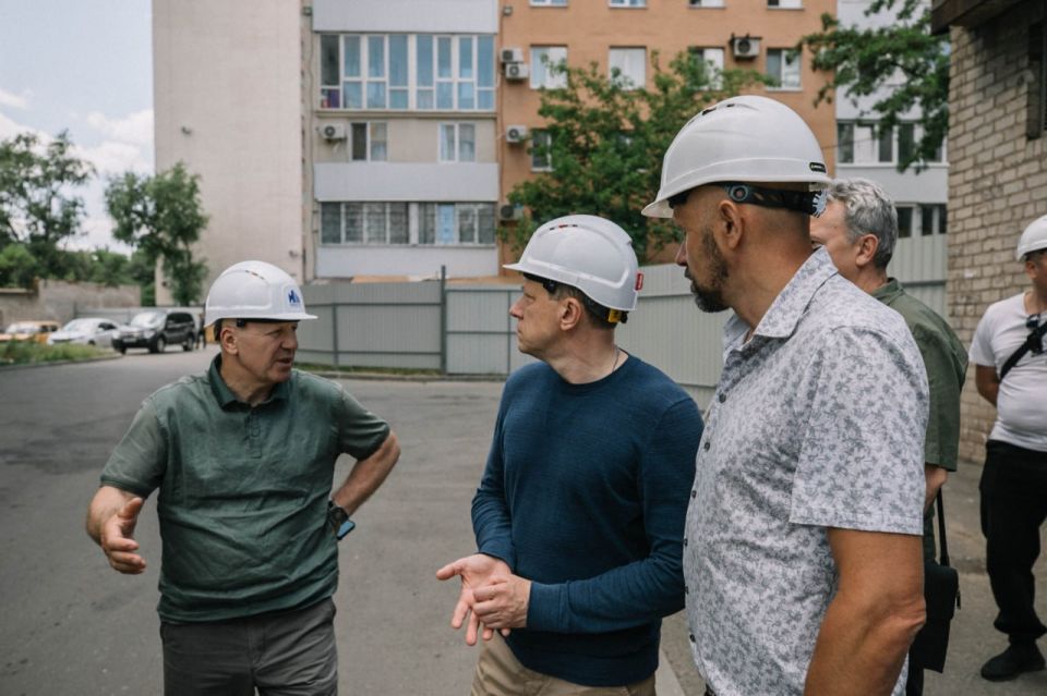 Помимо заботы о социальной сфере Санкт-Петербург также уделяет внимание восстановлению нашего жилого фонда Помимо заботы о социальной сфере Санкт-Петербург также уделяет внимание восстановлению нашего жилого фонда